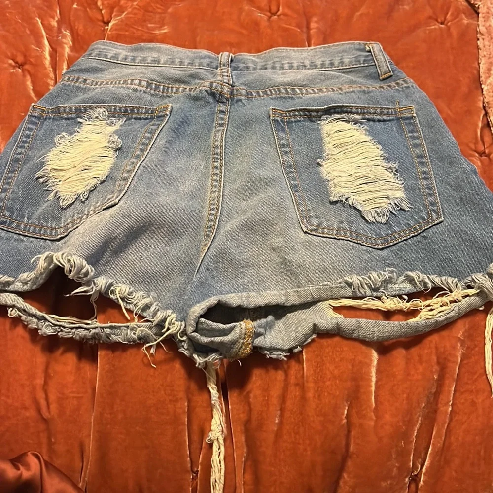 Lulus signature 8 distressed shorts - Picture 6 of 6